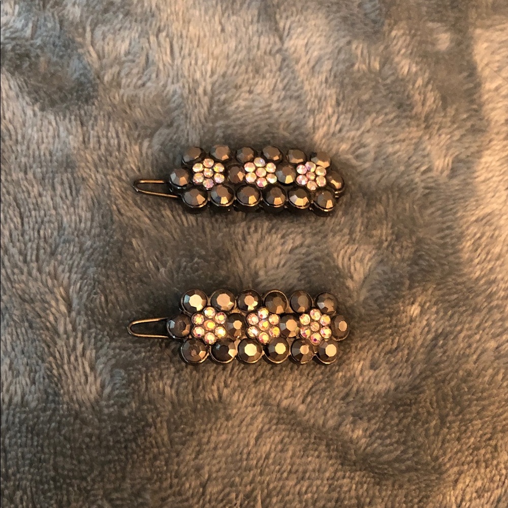 Source Unknown Black and Silver Floral Hair Clips